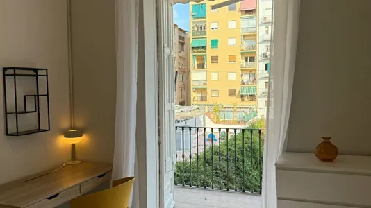 Rooms in Barcelona Eixample - photo 2