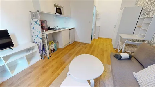 Apartments in Lyon - photo 5