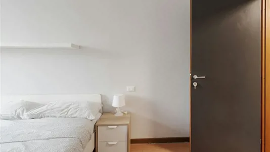 Rooms in Milano Zona 2 - Stazione Centrale, Gorla, Turro, Greco, Crescenzago - photo 1