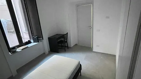 Rooms in Napoli Municipalità 3 - photo 4
