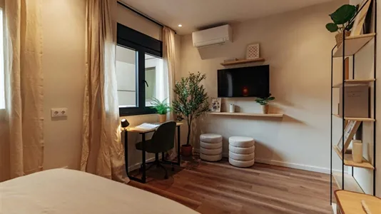 Rooms in Barcelona Eixample - photo 3