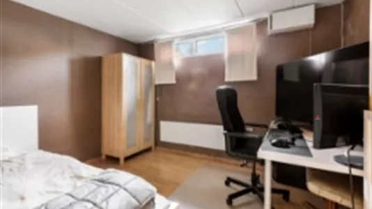 Rooms in Haninge - photo 1