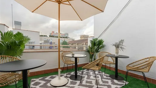 Rooms in Barcelona Ciutat Vella - photo 10