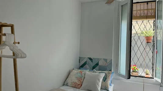 Rooms in Barcelona Ciutat Vella - photo 3