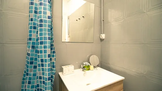 Rooms in Barcelona Ciutat Vella - photo 7
