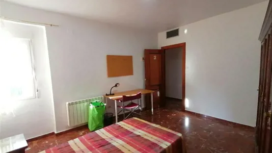 Rooms in Granada - photo 3