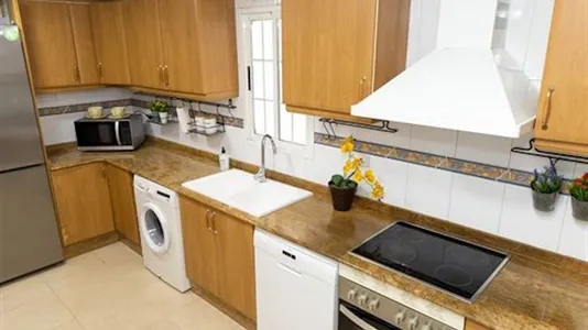 Rooms in Valencia Algirós - photo 10