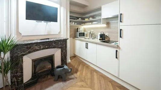 Apartments in Lyon - photo 5