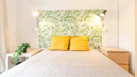 Rooms in Barcelona Eixample - photo 2