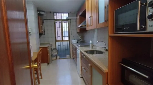 Rooms in Córdoba - photo 10