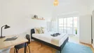 Room for rent, Lisbon (region), &lt;span class=&quot;blurred street&quot; onclick=&quot;ProcessAdRequest(13797968)&quot;&gt;&lt;span class=&quot;hint&quot;&gt;See streetname&lt;/span&gt;[xxxxxxxxxxxxx]&lt;/span&gt;