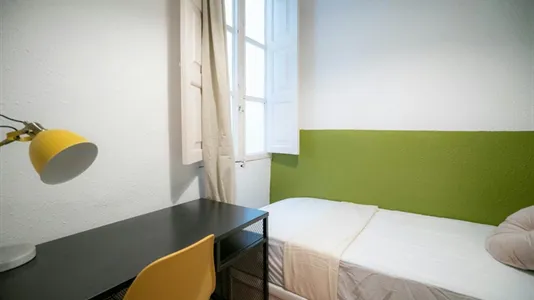 Rooms in Valencia Ciutat Vella - photo 4