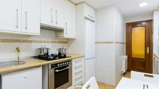 Rooms in Madrid Centro - photo 9