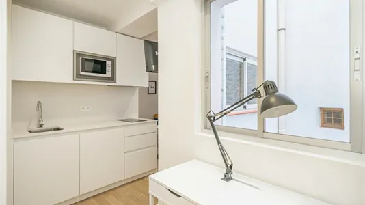 Rooms in Málaga - photo 4