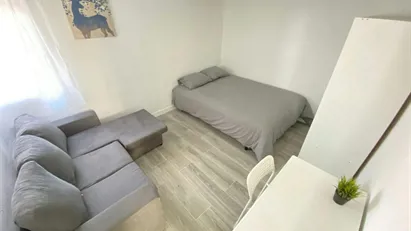 Room for rent in Madrid Hortaleza, Madrid