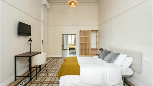 Rooms in Barcelona Eixample - photo 3