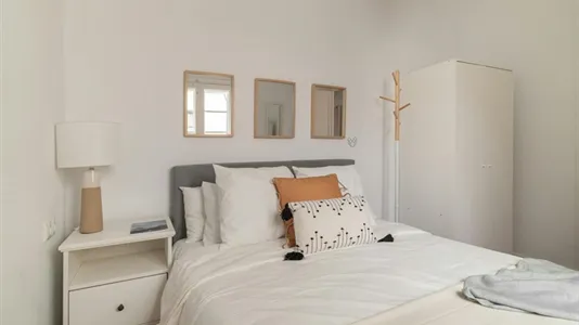 Rooms in Barcelona Ciutat Vella - photo 5