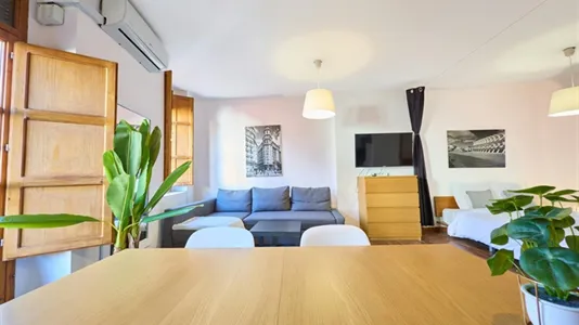 Apartments in Valencia Ciutat Vella - photo 3