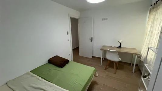 Rooms in Zaragoza - photo 2