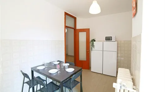 Rooms in Lecco - photo 8