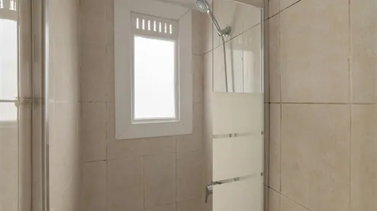 Rooms in Barcelona Ciutat Vella - photo 5