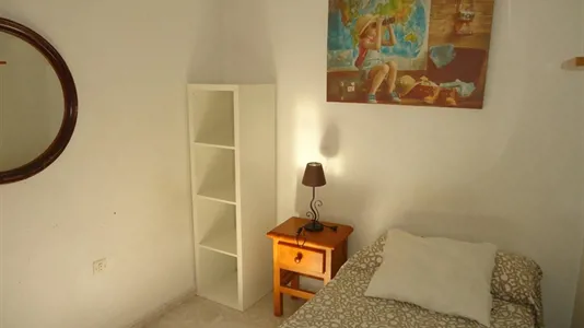 Rooms in Córdoba - photo 2