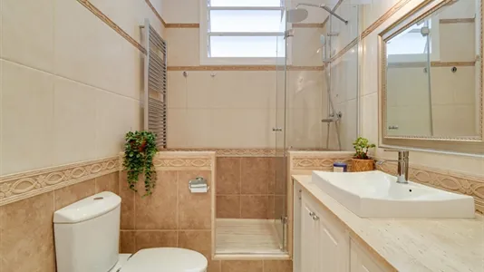 Rooms in Barcelona Eixample - photo 8