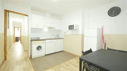 Rooms in Barcelona Ciutat Vella - photo 6