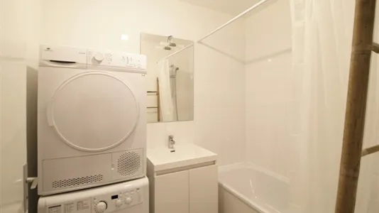 Rooms in Saint-Denis - photo 7