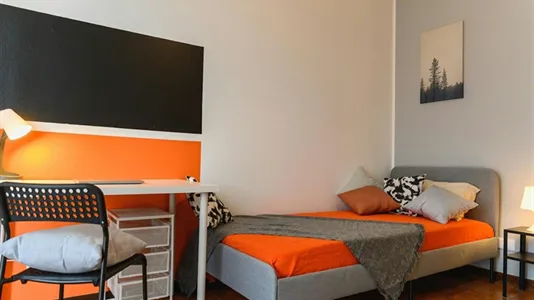 Rooms in Lecco - photo 2