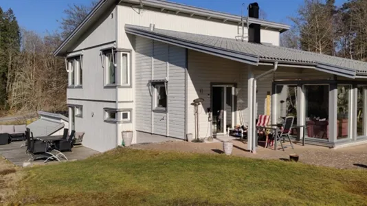 Houses in Alingsås - photo 1