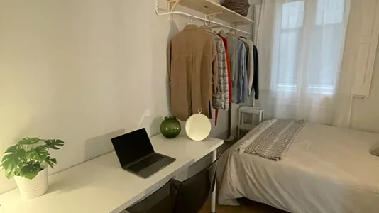 Rooms in Barcelona Eixample - photo 1