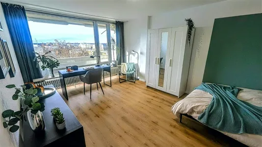 Rooms in Munich Moosach - photo 1