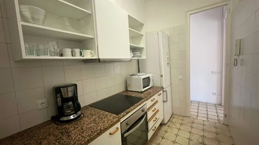 Rooms in Barcelona Eixample - photo 10