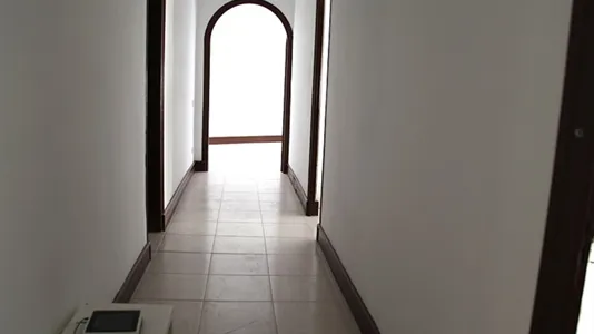 Rooms in Barcelona Ciutat Vella - photo 7