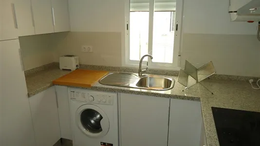 Rooms in Córdoba - photo 10