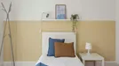 Room for rent, Lisbon (region), &lt;span class=&quot;blurred street&quot; onclick=&quot;ProcessAdRequest(13755054)&quot;&gt;&lt;span class=&quot;hint&quot;&gt;See streetname&lt;/span&gt;[xxxxxxxxxxxxx]&lt;/span&gt;