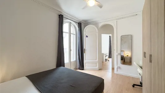 Rooms in Barcelona Ciutat Vella - photo 2