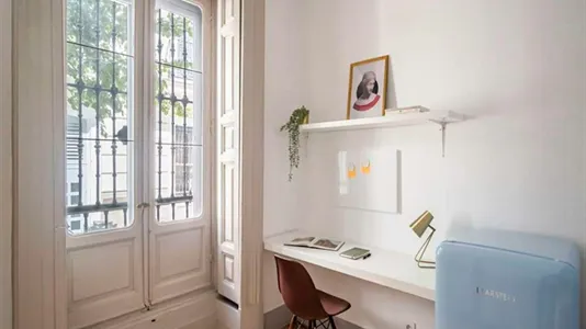 Rooms in Madrid Centro - photo 10