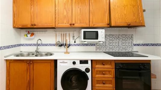 Rooms in Granada - photo 9