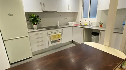 Rooms in Barcelona Ciutat Vella - photo 7