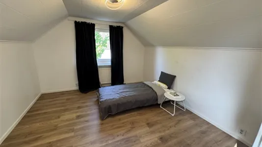 Houses in Uddevalla - photo 4