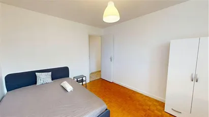 Room for rent in Grenoble, Auvergne-Rhône-Alpes