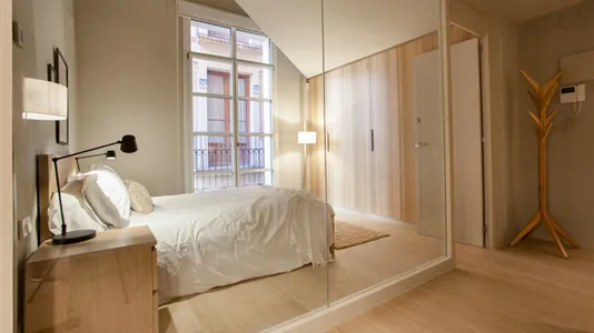 Apartments in Barcelona Ciutat Vella - photo 7