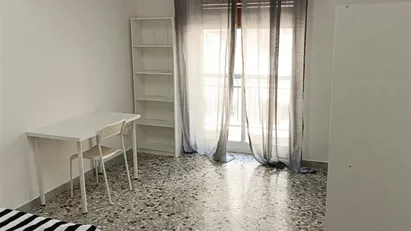 Room for rent in Bari, Puglia