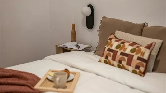 Rooms in Barcelona Ciutat Vella - photo 3