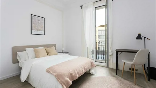 Rooms in Barcelona Ciutat Vella - photo 1