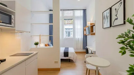 Rooms in Madrid Centro - photo 10