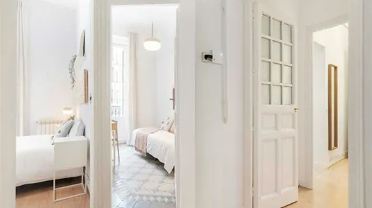 Rooms in Madrid Centro - photo 9