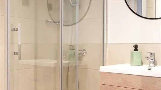 Rooms in Badalona - photo 4